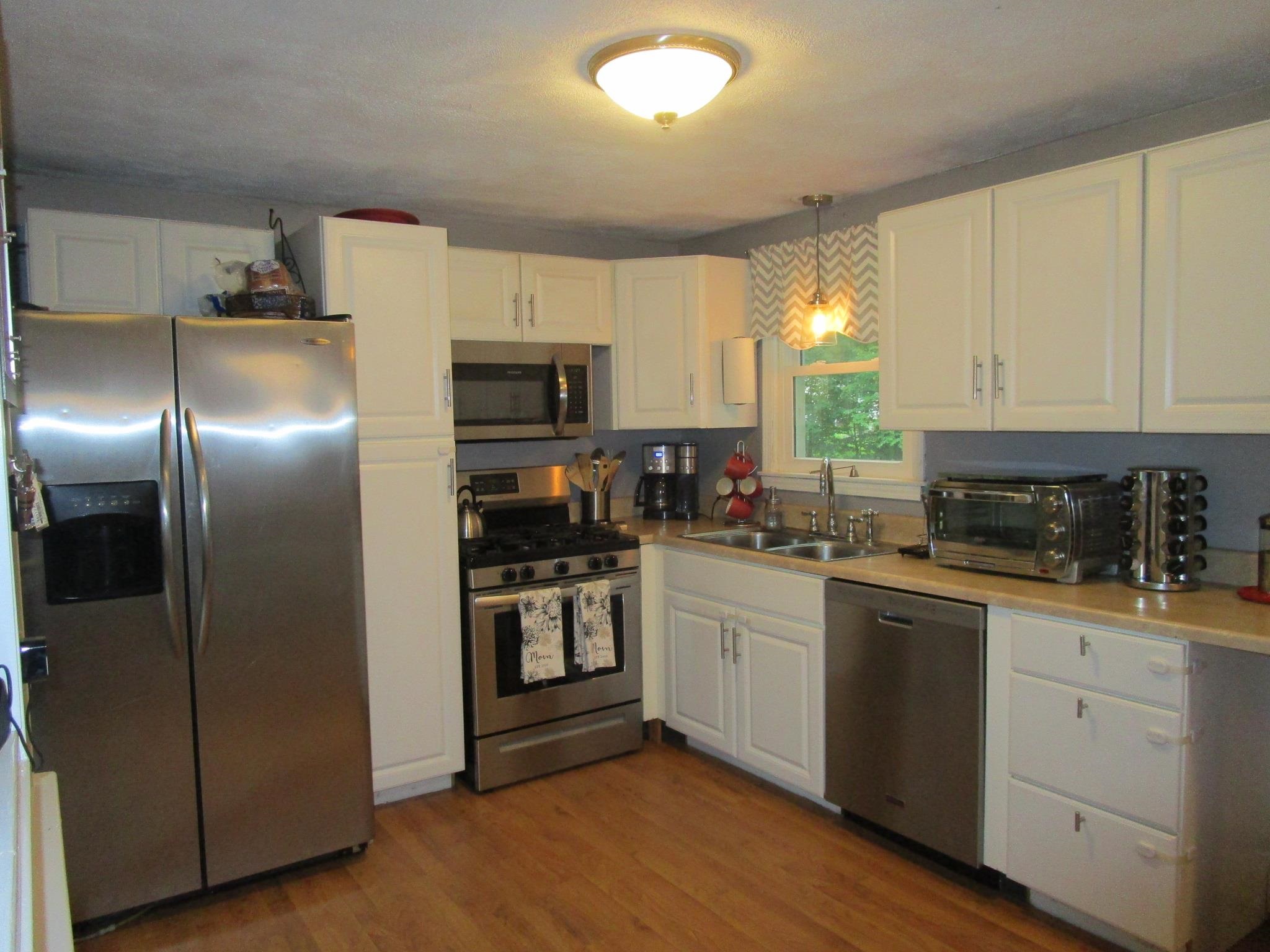 31 Peter Road Merrimack, NH 03054 - Photo 8 of 23