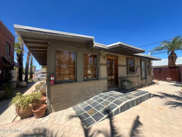 $1,300 | 902 East Palm Lane, Unit A, Phoenix, AZ 85006
