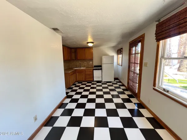 $1,300 | 902 East Palm Lane, Unit A, Phoenix, AZ 85006