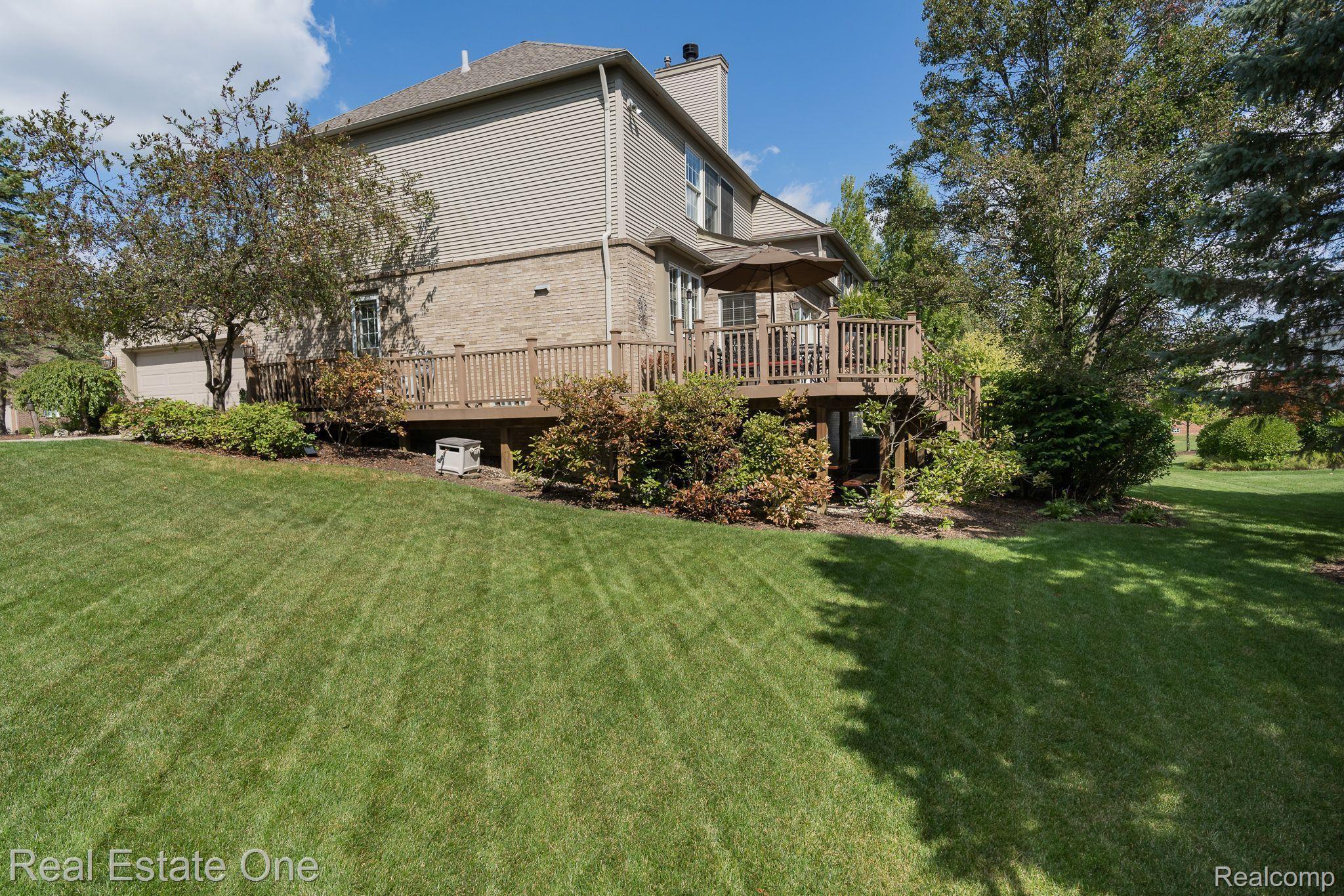 726 Loggers Circle Rochester, MI 48307 - Photo 49 of 64 Perfectly Private Deck