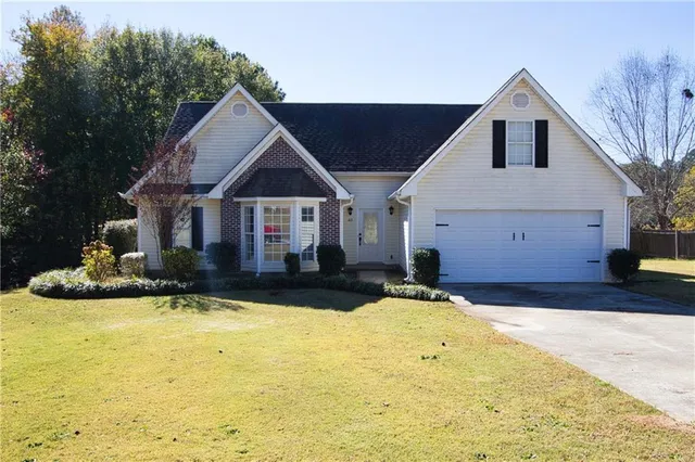 $2,400 | 413 Vista Way, Loganville, GA 30052