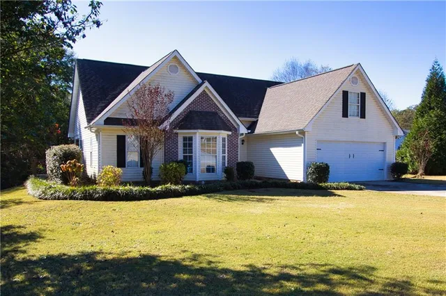 $2,400 | 413 Vista Way, Loganville, GA 30052