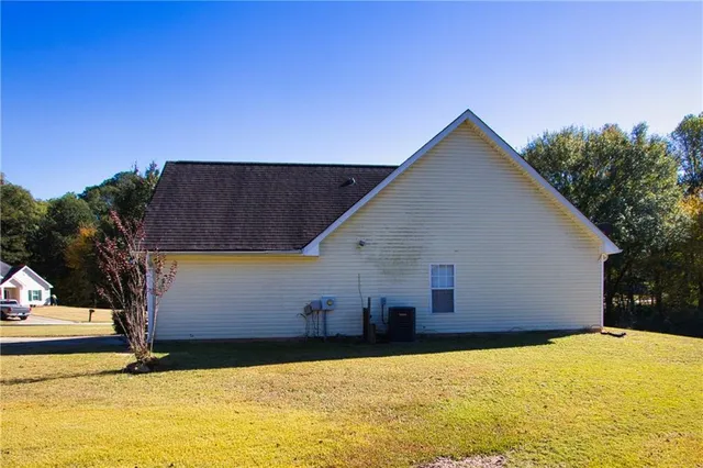 $2,400 | 413 Vista Way, Loganville, GA 30052