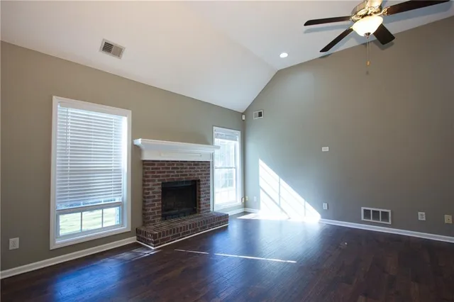 $2,400 | 413 Vista Way, Loganville, GA 30052