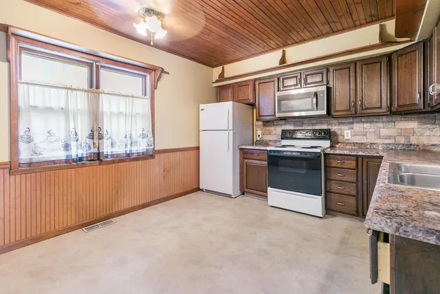 $149,500 | 219 South Lakeview Street, Sturgis, MI 49091