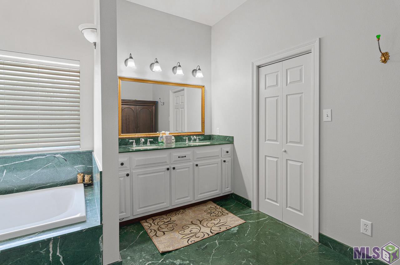 16437 Ronnie Road Prairieville, LA 70769 - Photo 13 of 37 Gallery Image 13