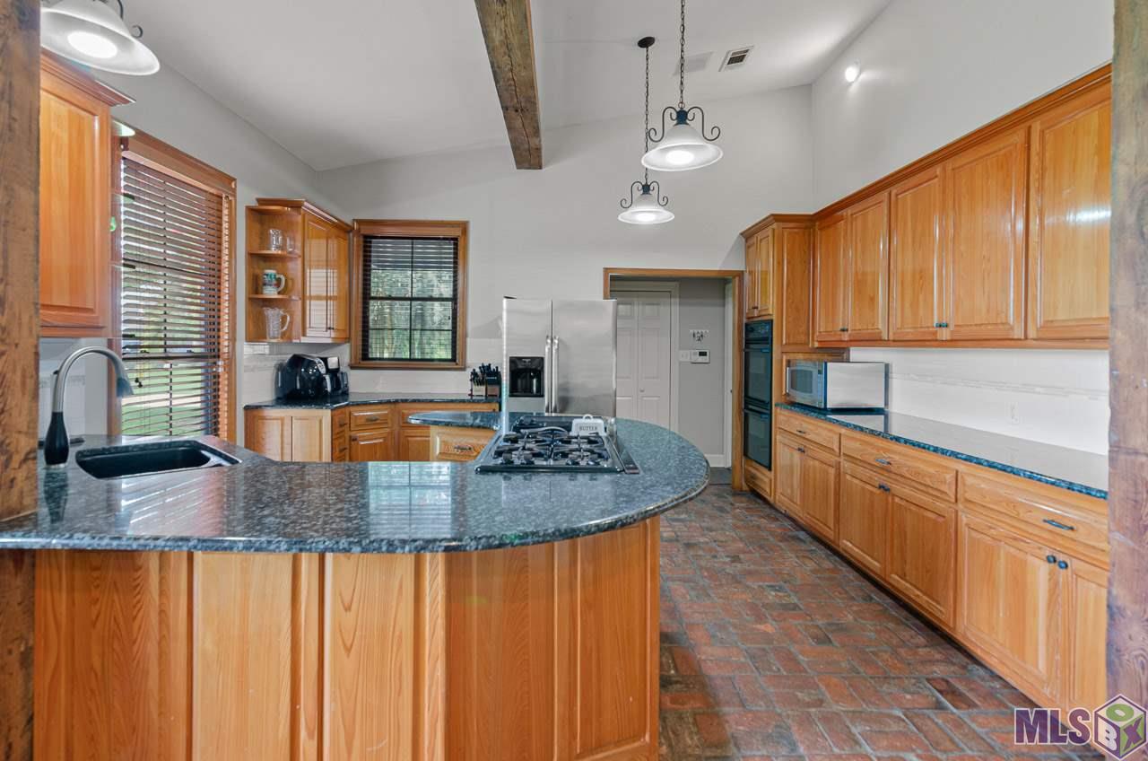 16437 Ronnie Road Prairieville, LA 70769 - Photo 8 of 37 Gallery Image 8
