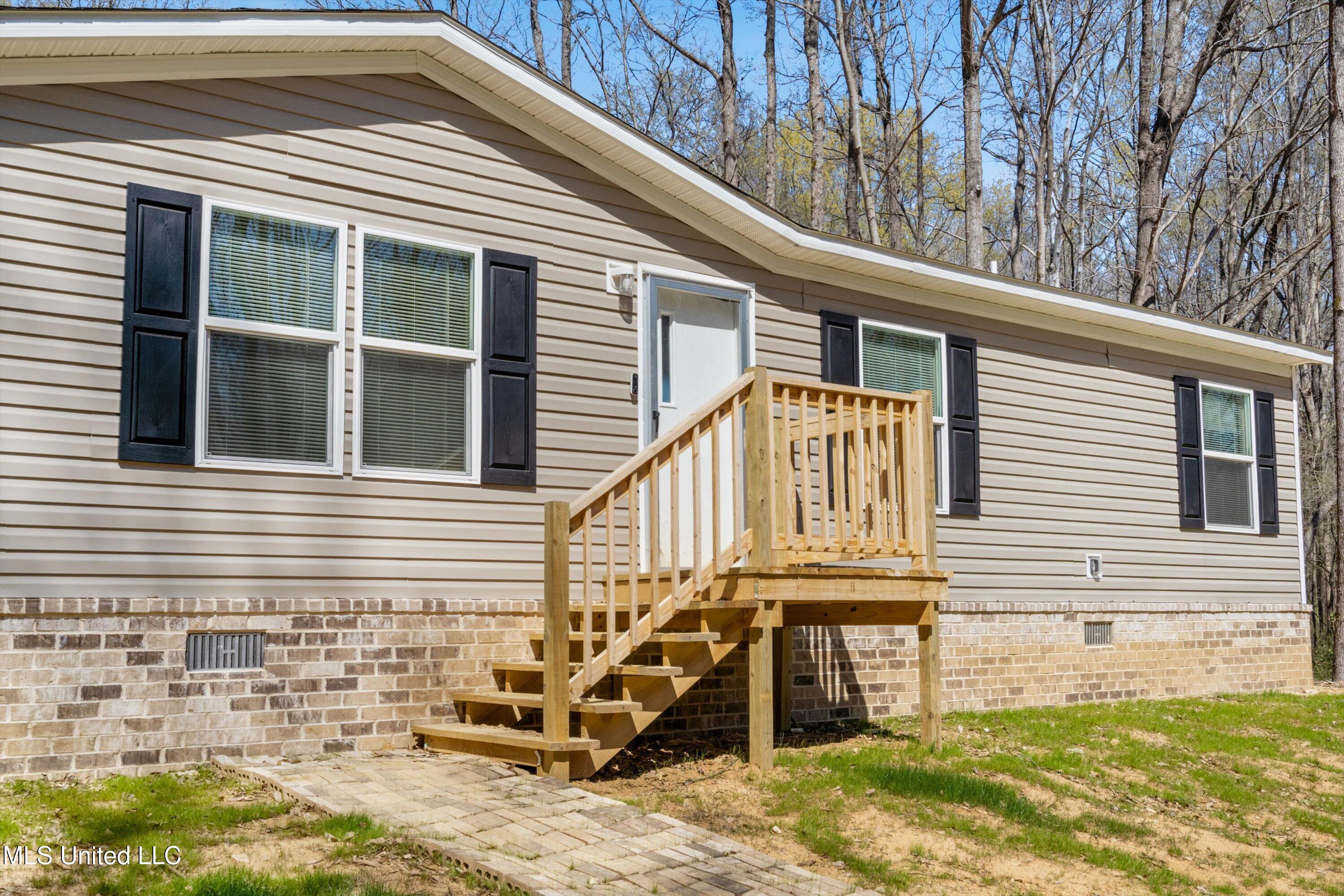 1721 Hidden Valley Road Coldwater, MS 38618 - Photo 3 of 20 03-DSC2173