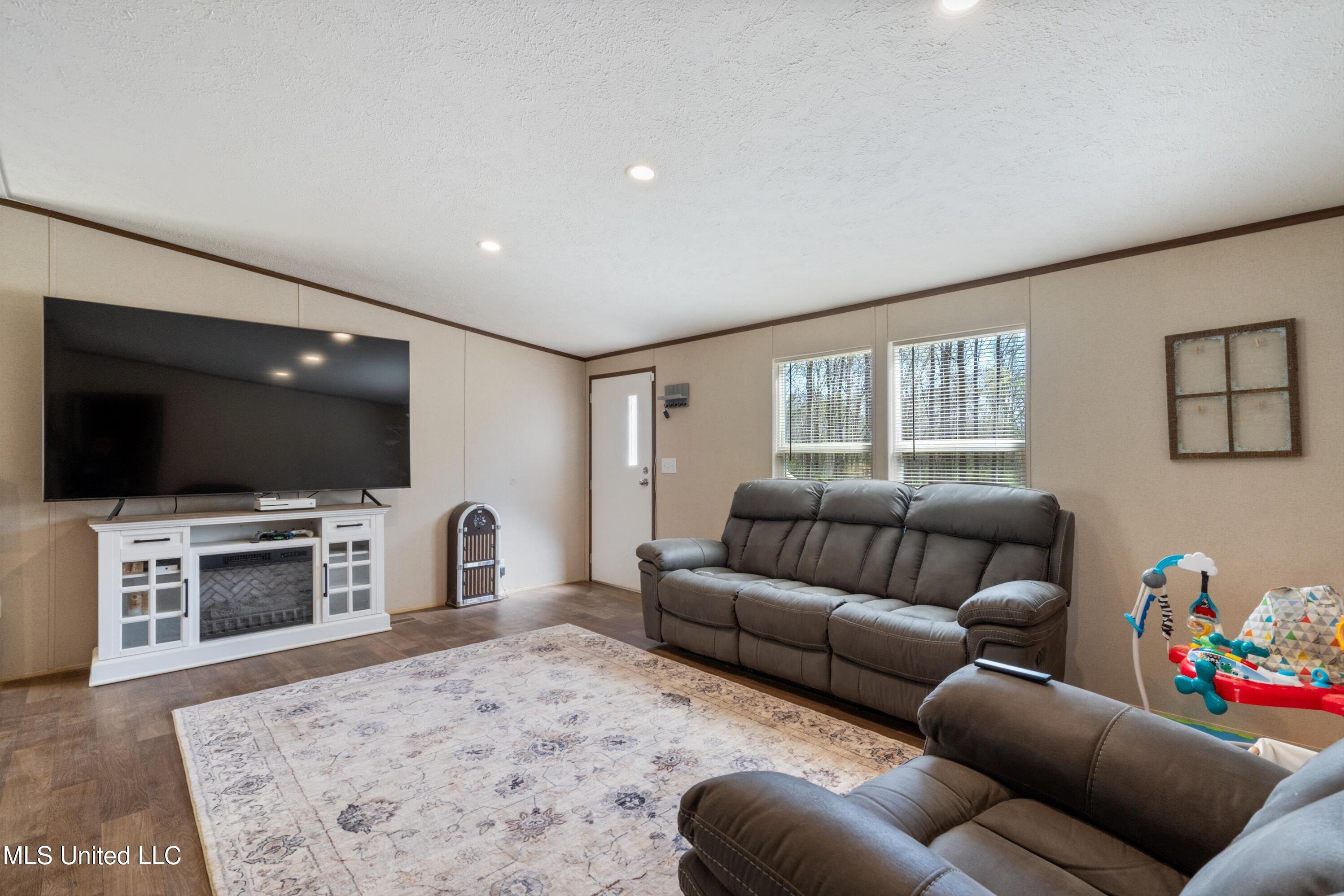 1721 Hidden Valley Road Coldwater, MS 38618 - Photo 4 of 20 18-DSC2219