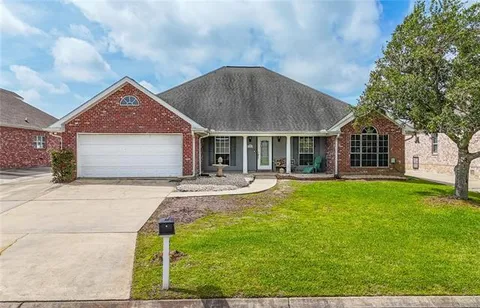 $390,000 | 426 Moonraker Drive, Slidell, LA 70458