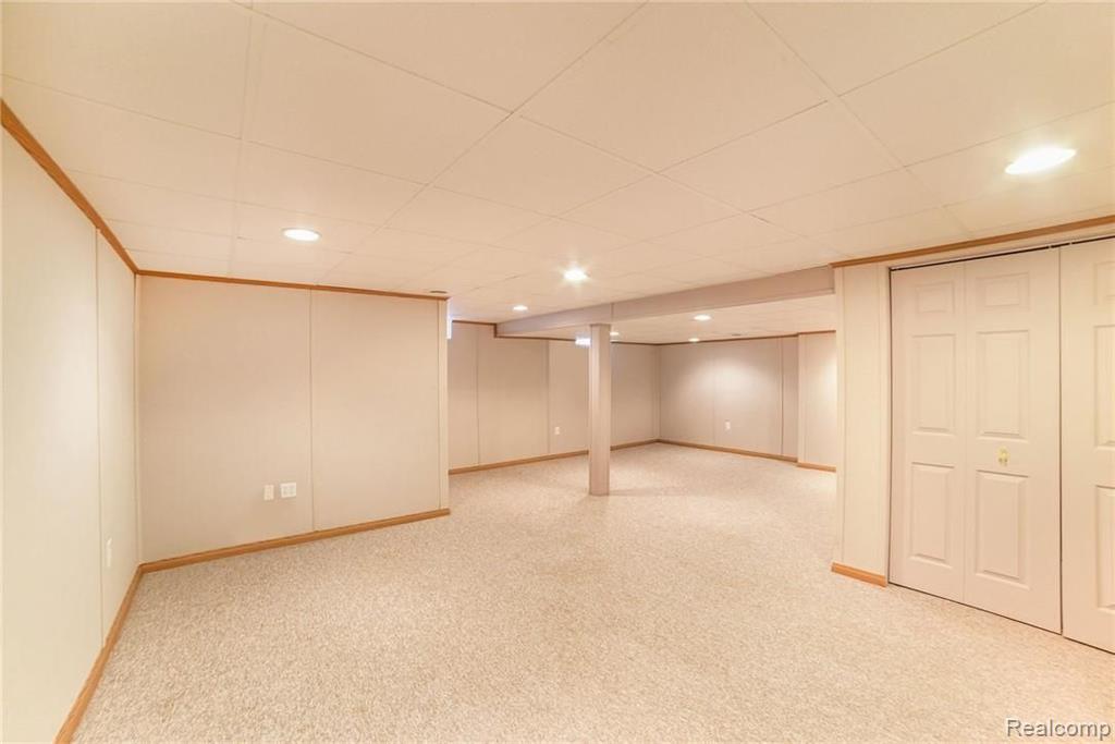 1227 Arms Court Rochester Hills, MI 48307 - Photo 16 of 37
