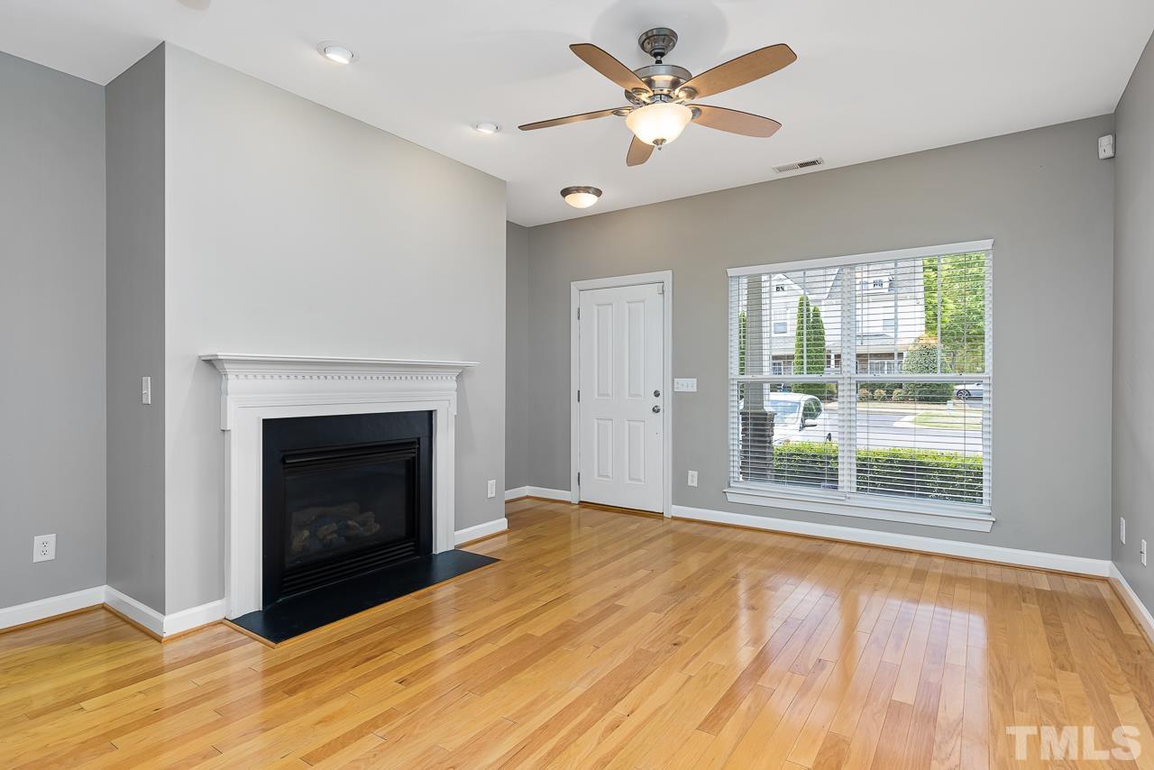 8828 Orchard Grove Way Raleigh, NC 27612 - Photo 4 of 30 Gallery Image 4