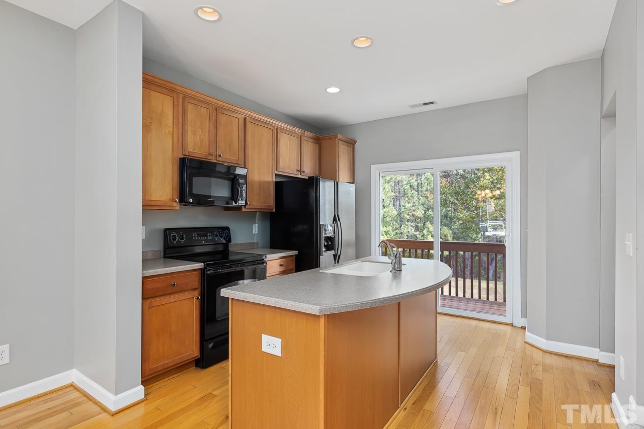 8828 Orchard Grove Way Raleigh, NC 27612 - Photo 8 of 30 Gallery Image 8