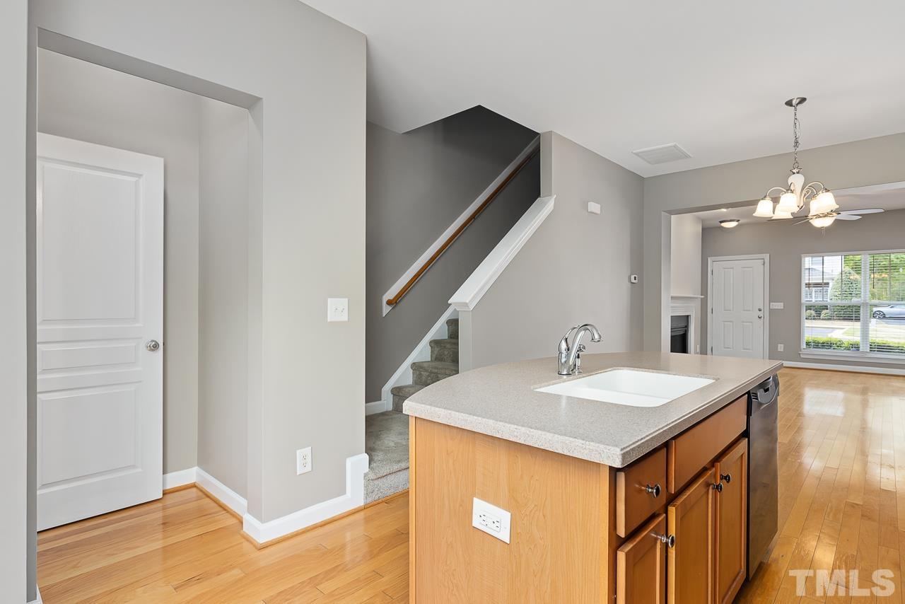 8828 Orchard Grove Way Raleigh, NC 27612 - Photo 10 of 30 Gallery Image 10