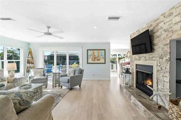 $2,695,000 | 1725 Baywood Drive, Sarasota, FL 34231