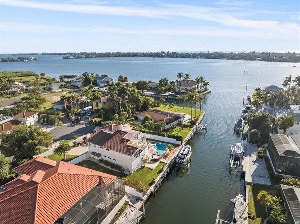 $2,695,000 | 1725 Baywood Drive, Sarasota, FL 34231