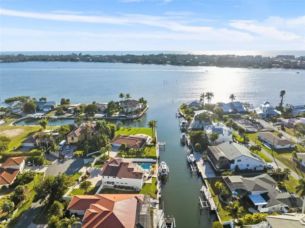 $2,695,000 | 1725 Baywood Drive, Sarasota, FL 34231