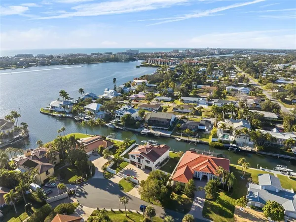 $2,695,000 | 1725 Baywood Drive, Sarasota, FL 34231