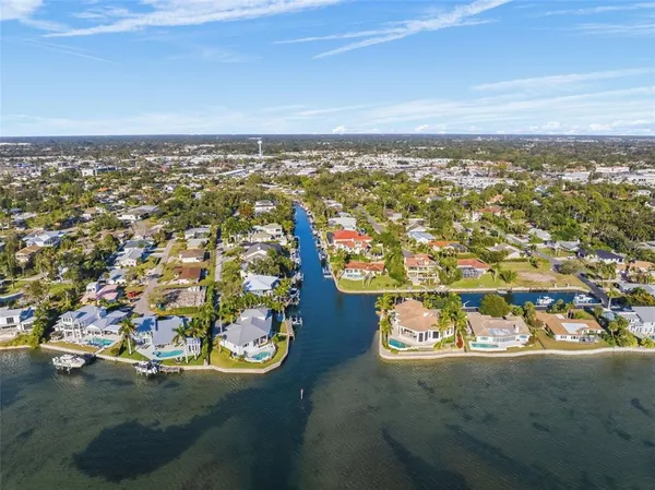 $2,695,000 | 1725 Baywood Drive, Sarasota, FL 34231