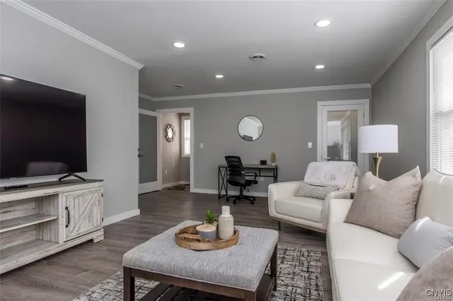 $2,000 | 211 10th Avenue, Vienna, NY 13157