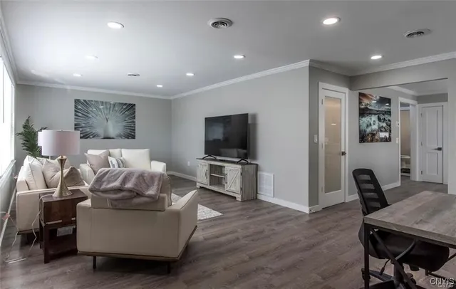 $2,000 | 211 10th Avenue, Vienna, NY 13157