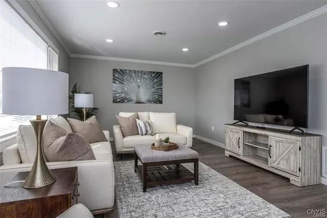 $2,000 | 211 10th Avenue, Vienna, NY 13157