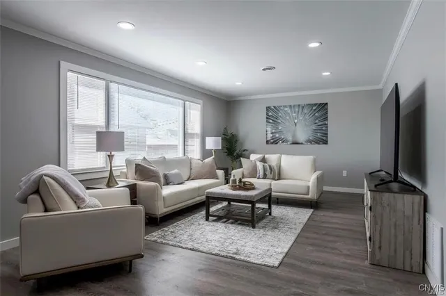 $2,000 | 211 10th Avenue, Vienna, NY 13157