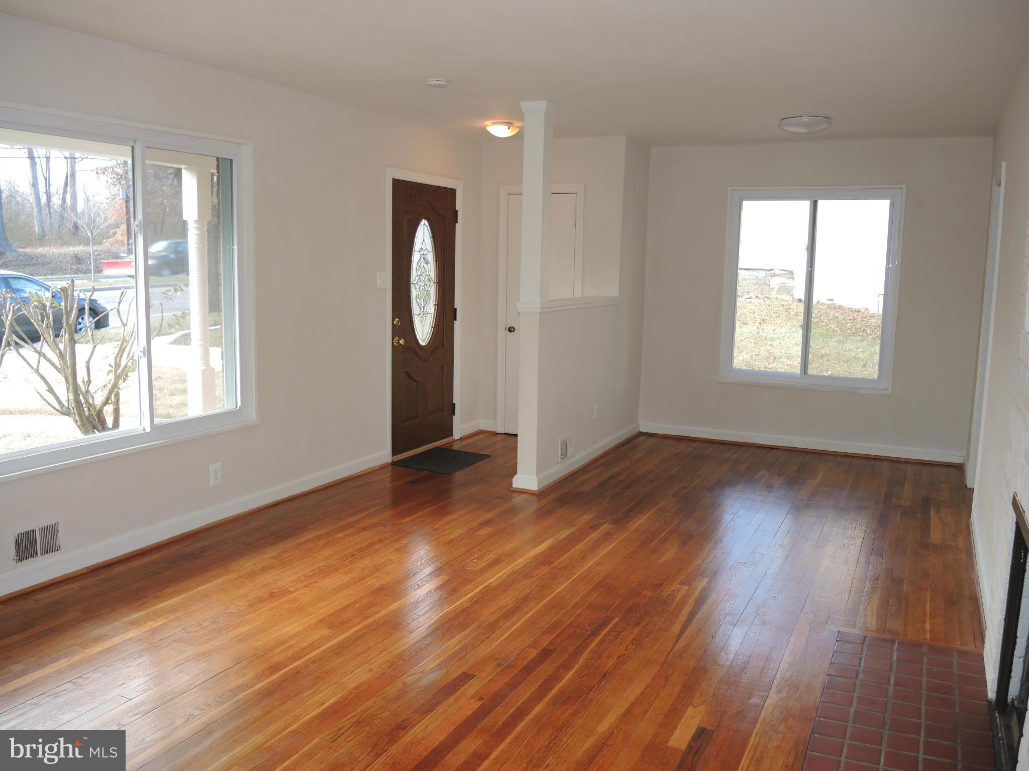 6711 Adelphi Road University Park, MD 20782 - Photo 5 of 19 Living Room