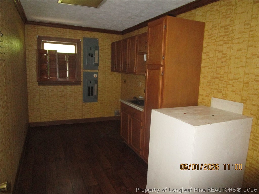 225 Harris Avenue Raeford, NC 28376 - Photo 14 of 32 laundry room