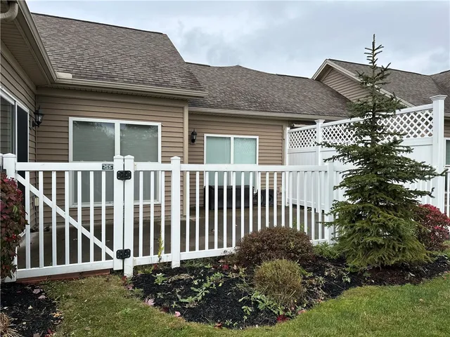 $385,000 | 3303 Abbey Road, Canandaigua Town, NY 14424