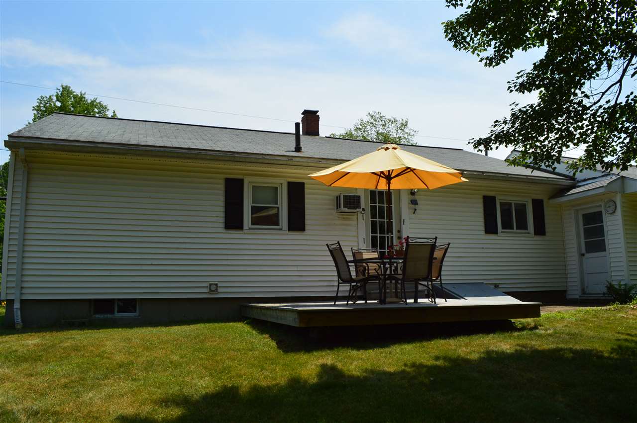 152 Belknap Road Hudson, NH 03051 - Photo 3 of 25 Gallery Image 3