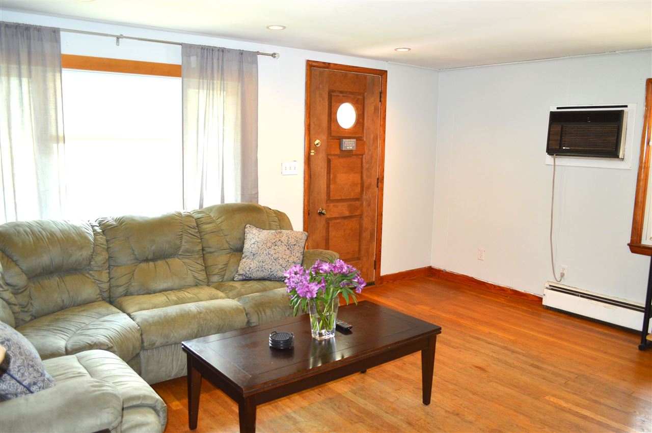 152 Belknap Road Hudson, NH 03051 - Photo 8 of 25 Gallery Image 8