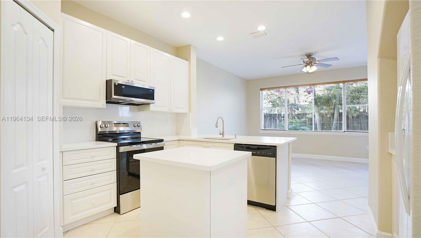 5486 Northwest 112th Path, Unit 5486 Doral, FL 33178 - Photo 12 of 52