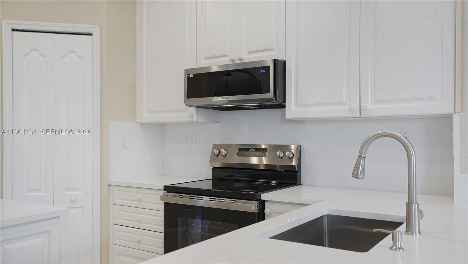 5486 Northwest 112th Path, Unit 5486 Doral, FL 33178 - Photo 13 of 52