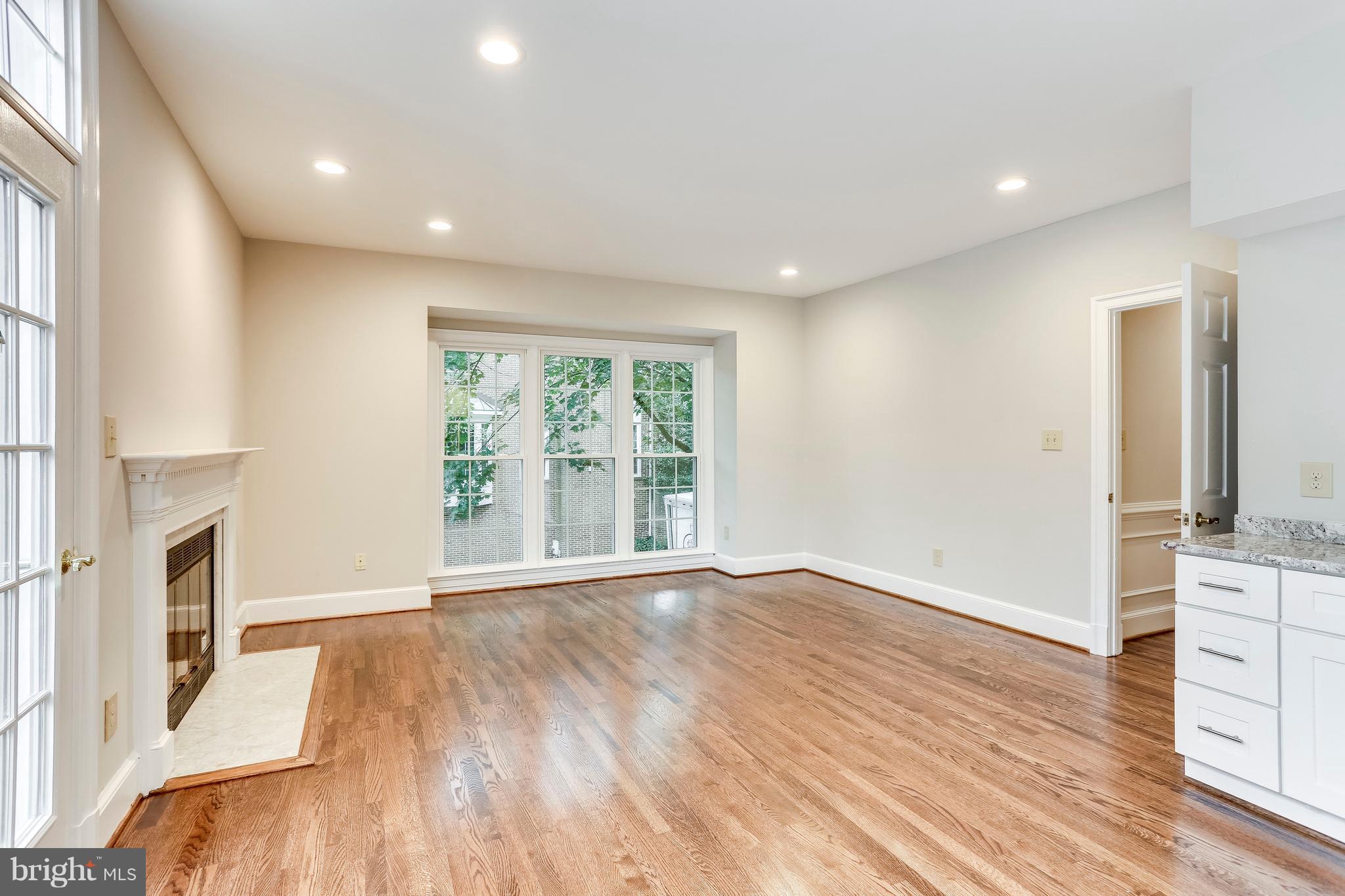 7920 Quarry Ridge Way Bethesda, MD 20817 - Photo 11 of 30 Family Room