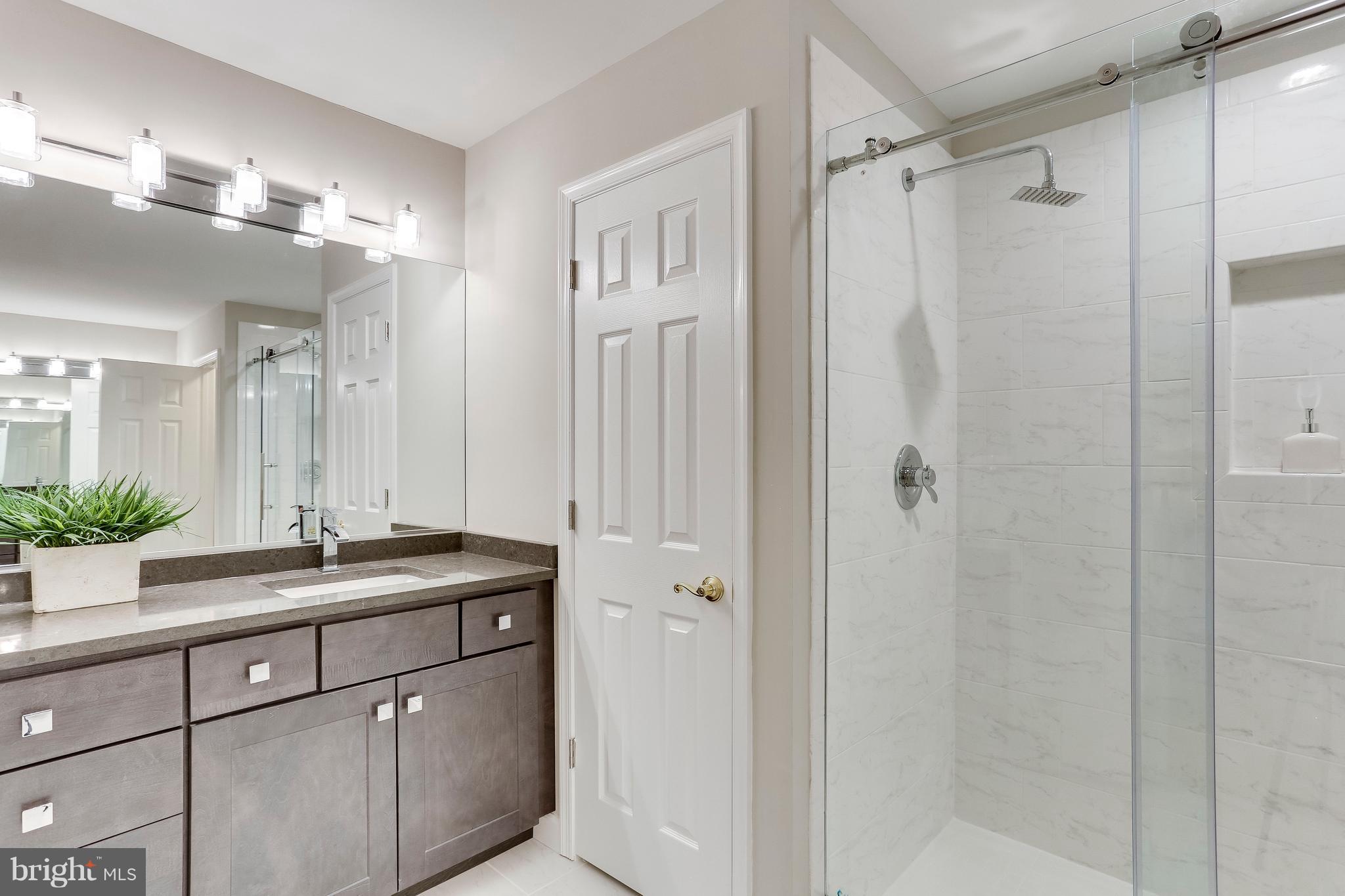7920 Quarry Ridge Way Bethesda, MD 20817 - Photo 21 of 30 Bath (Master)
