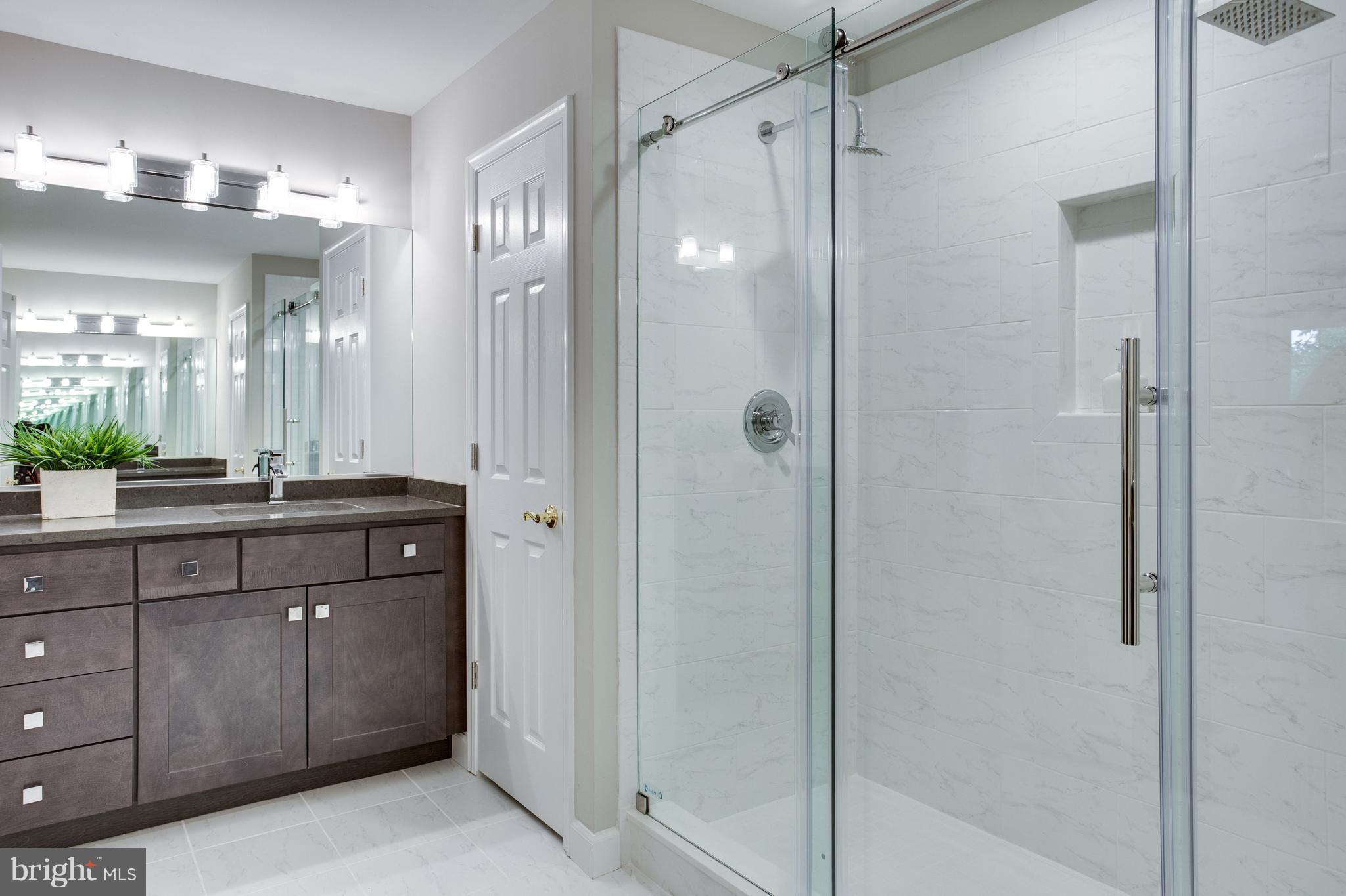 7920 Quarry Ridge Way Bethesda, MD 20817 - Photo 22 of 30 Bath (Master)
