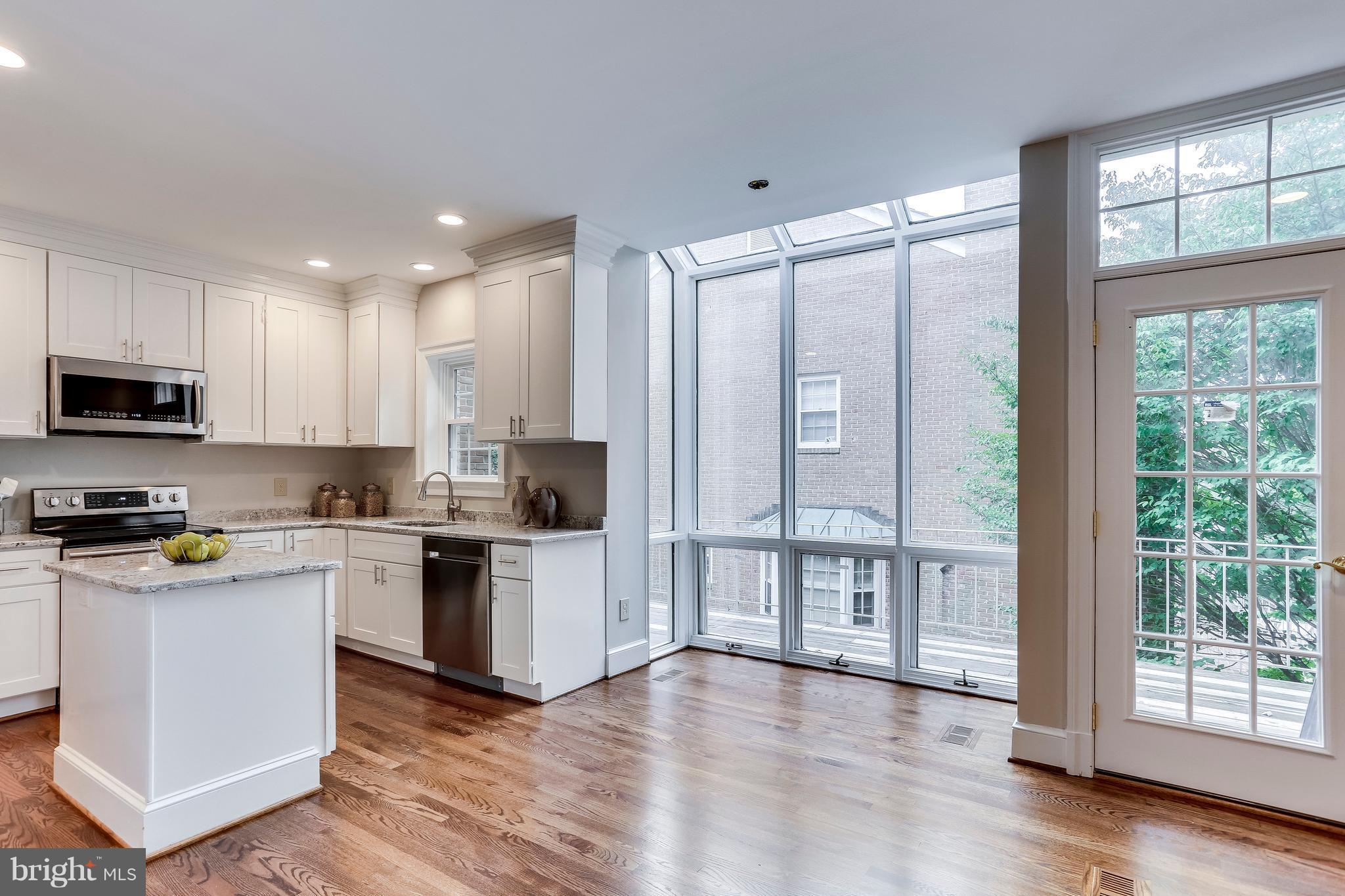 7920 Quarry Ridge Way Bethesda, MD 20817 - Photo 7 of 30 Kitchen