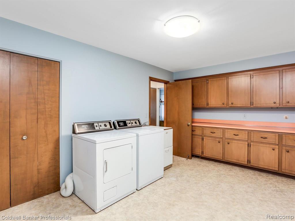 65 South Duval Road Grosse Pointe Shores, MI 48236 - Photo 16 of 40