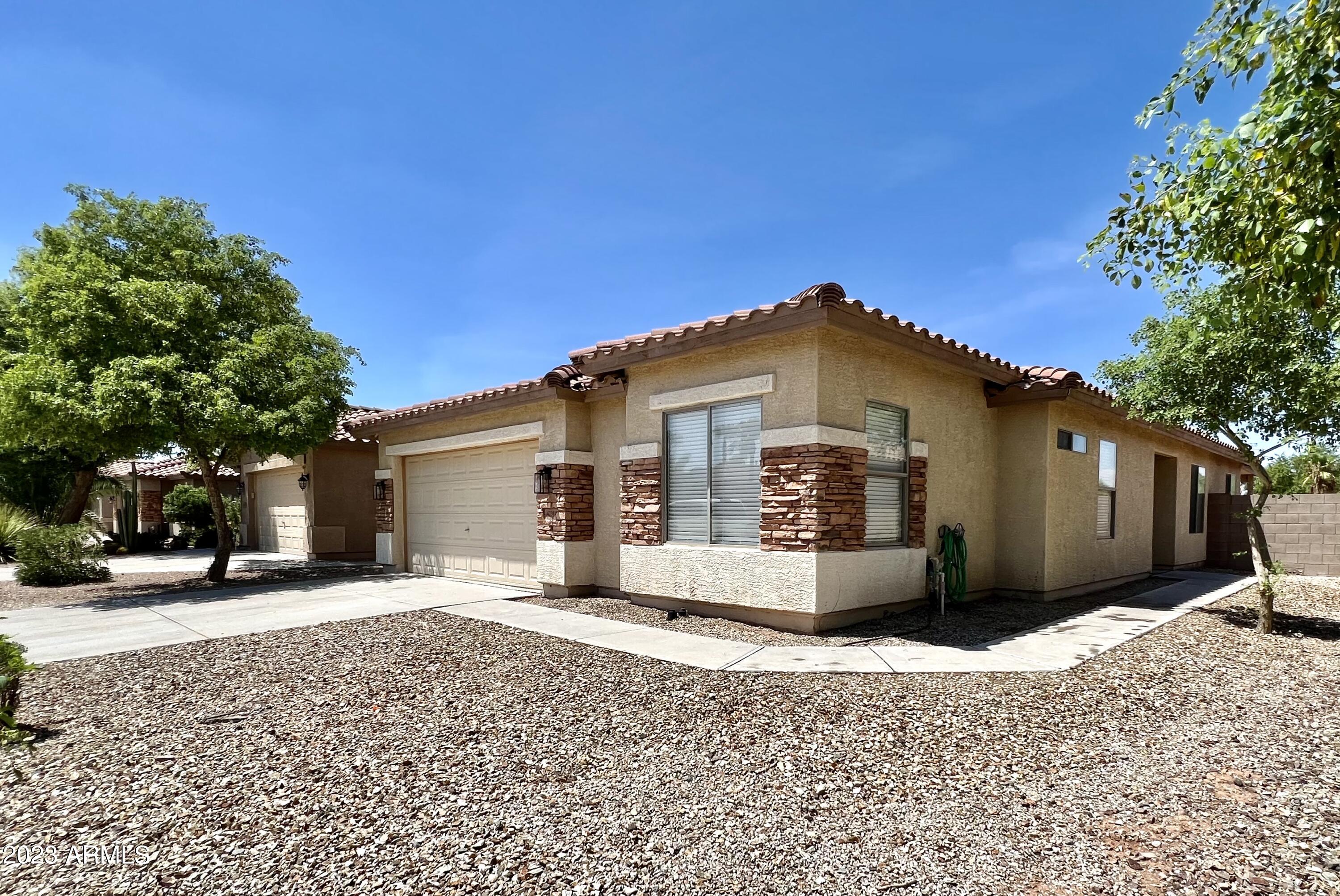 42310 West Venture Road Maricopa, AZ 85138 - Photo 2 of 29 IMG_9607