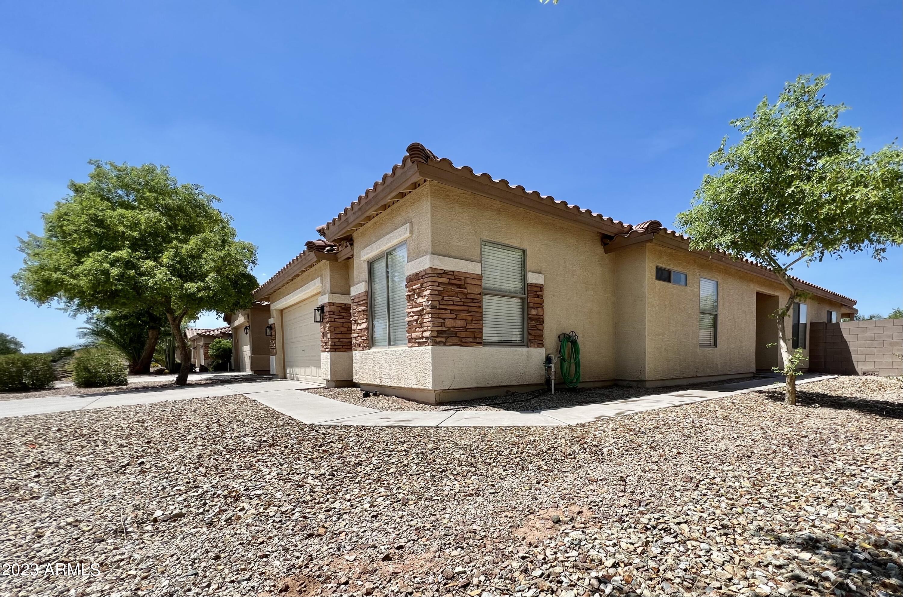 42310 West Venture Road Maricopa, AZ 85138 - Photo 3 of 29 IMG_9606