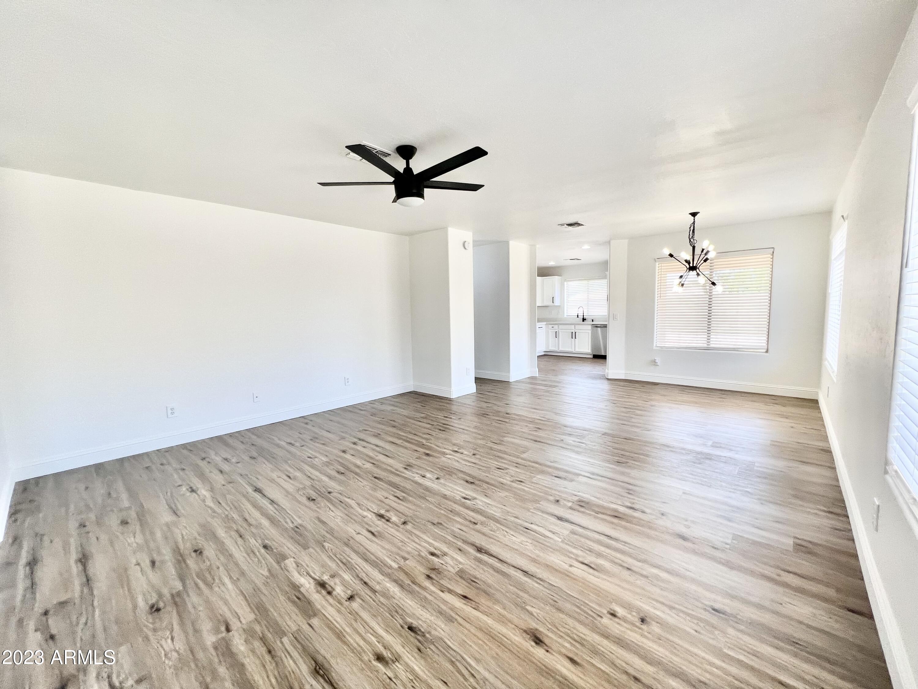 42310 West Venture Road Maricopa, AZ 85138 - Photo 5 of 29 IMG_9576