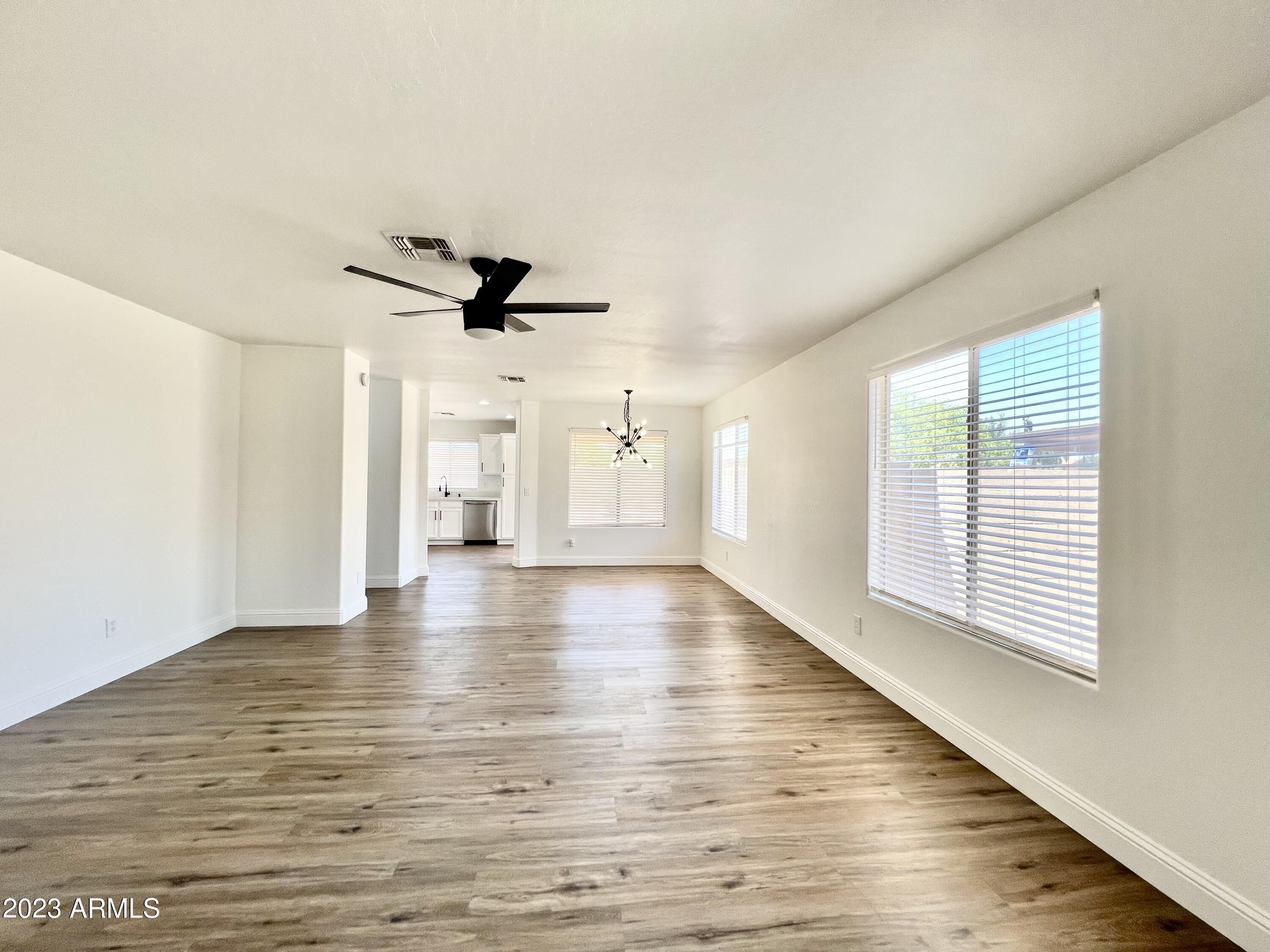 42310 West Venture Road Maricopa, AZ 85138 - Photo 6 of 29 IMG_9575