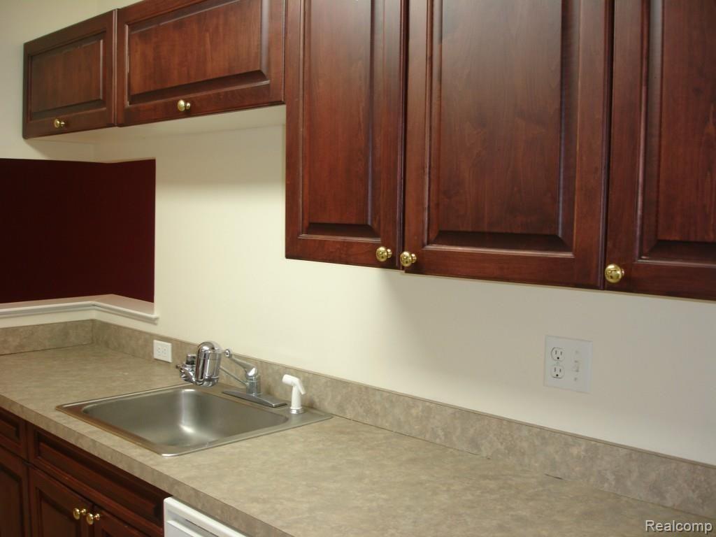 3440 Tremonte Circle, Unit 166 Rochester, MI 48306 - Photo 7 of 17