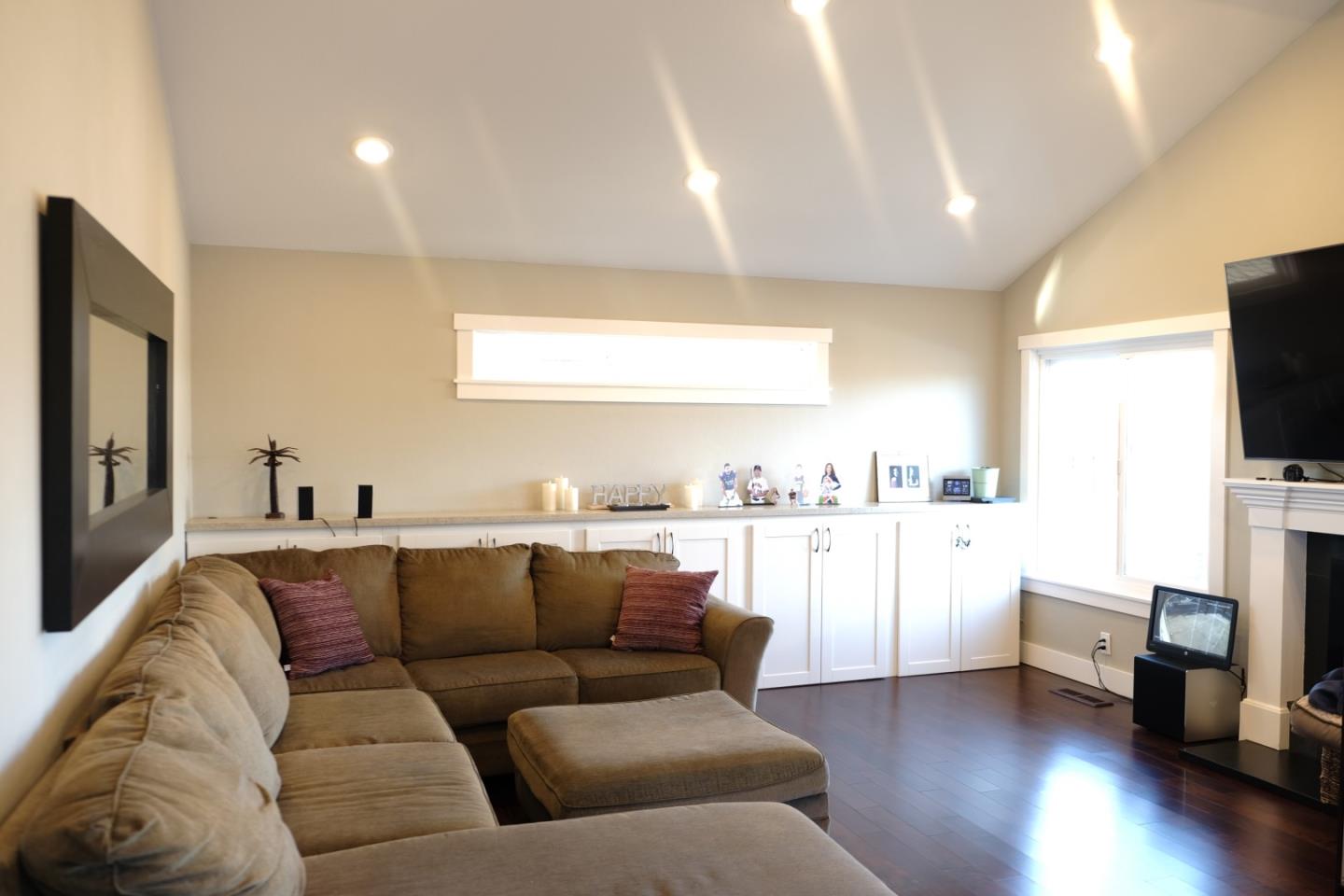 12486 Sumner Drive Saratoga, CA 95070 - Photo 21 of 41