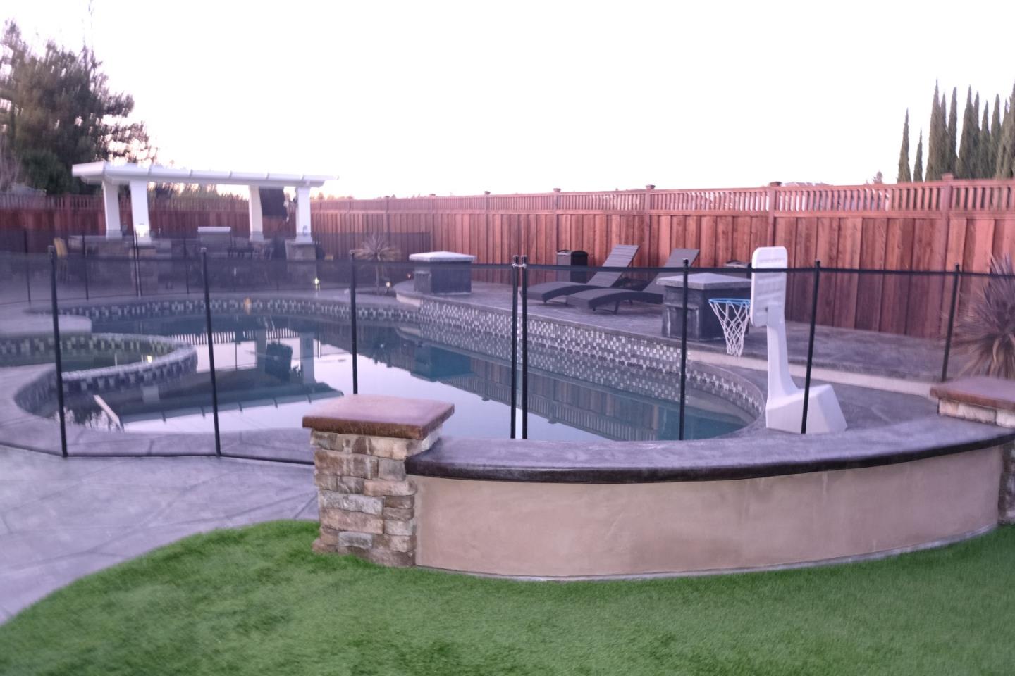 12486 Sumner Drive Saratoga, CA 95070 - Photo 36 of 41