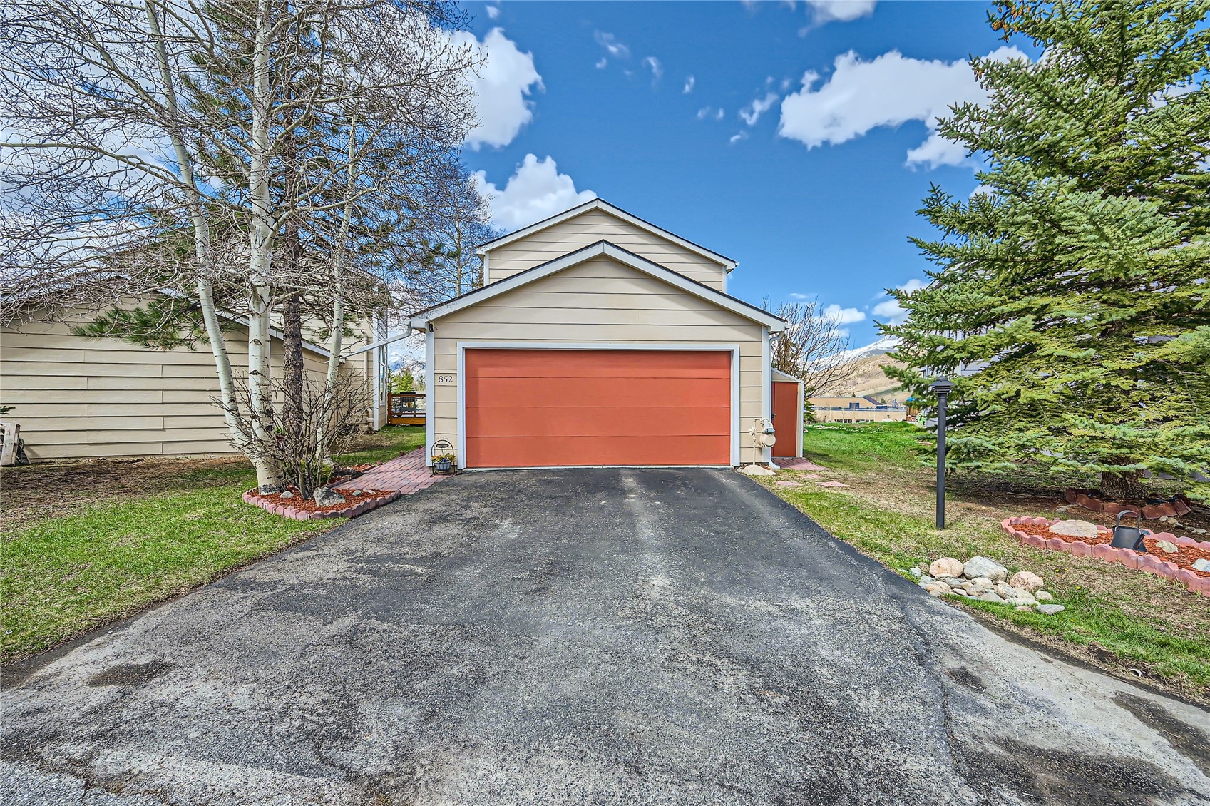 852 Alpine Road Dillon, CO 80435 - Photo 24 of 29 View of garage