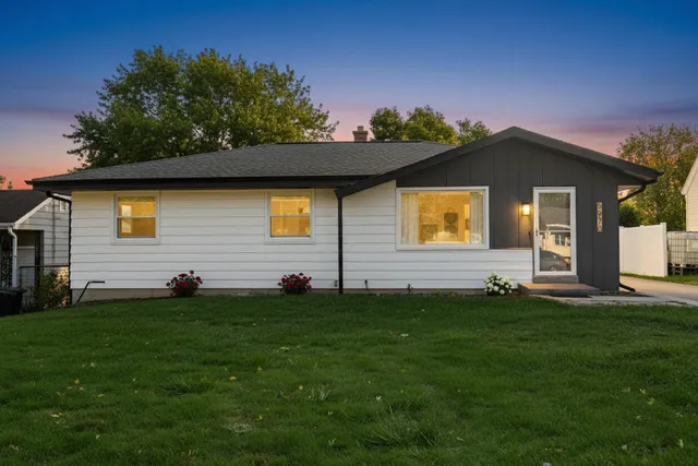 $324,900 | 5970 South 34th Street, Greenfield, WI 53221