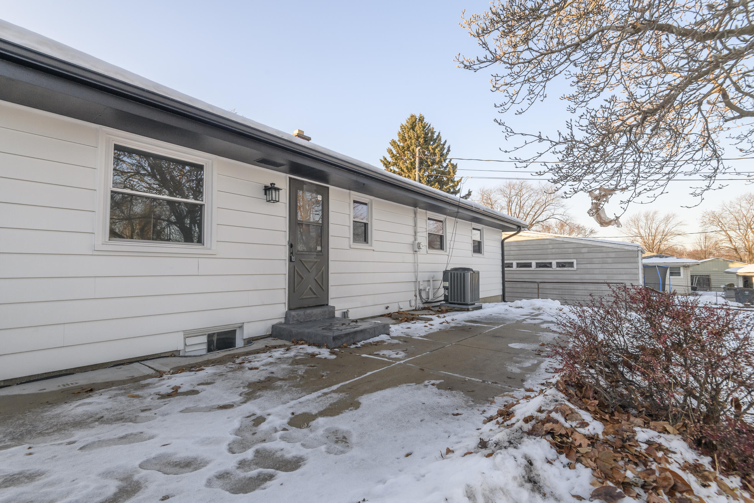 5970 South 34th Street Greenfield, WI 53221 - Photo 18 of 25 Back Door to Patio