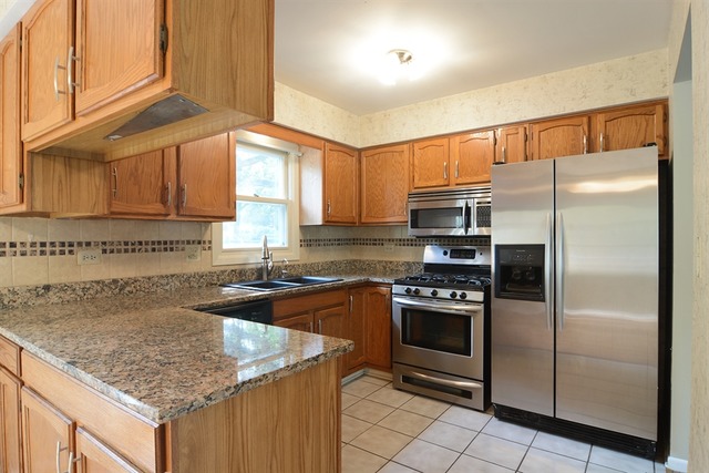 268 Vista Road Lake Zurich, IL 60047 - Photo 2 of 15